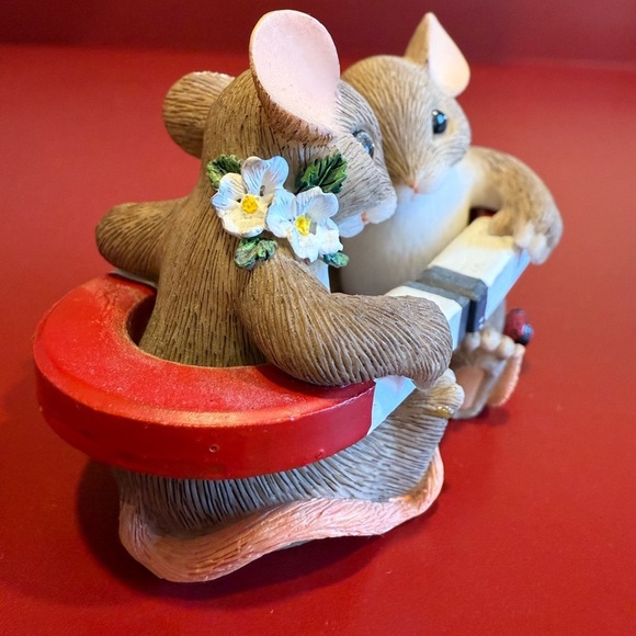 Magnet Figurine "Opposites Attract" Charming Tails (Mouse) [Retired] - Picture 4 of 4